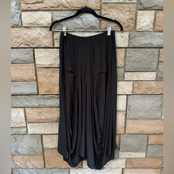 Long black Skirt - Picture 1 of 4